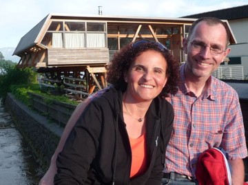 Martin und Gina beim Bootshaus in Sankt Gilgen